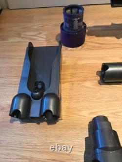 Dyson V10 Absolute Brand NEW Main brush head. Good battery