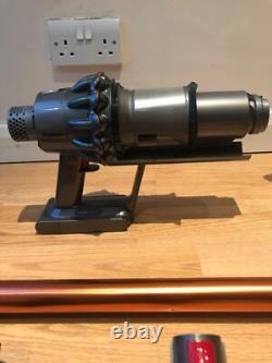 Dyson V10 Absolute Brand NEW Main brush head. Good battery