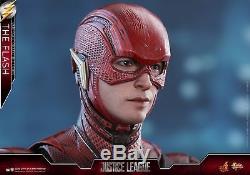 Hot Toys Justice League 1/6th scale The Flash Collectible Figure MMS448