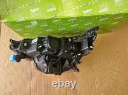 New Valeo Right Headlight 046923 fits Renault Megane IV